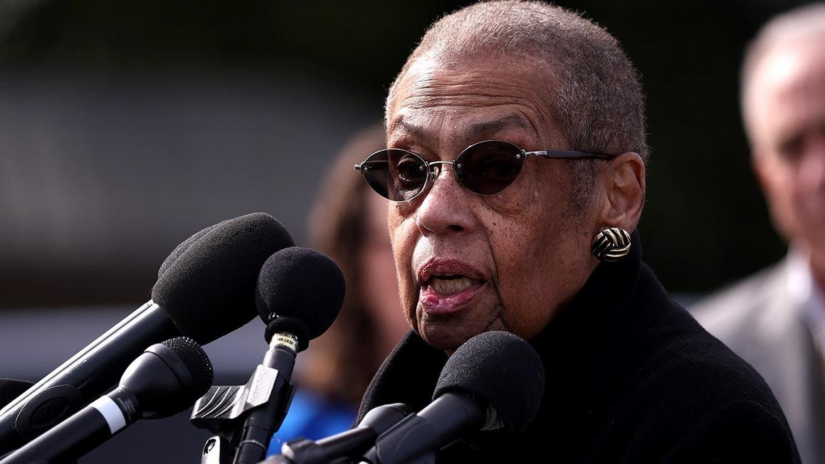 Nữ Dân Biểu Eleanor Holmes Norton Lên Tiếng Về Việc Tái Tranh Cử Hạ Viện, Văn Phòng Sau Đó Đính Chính Lại