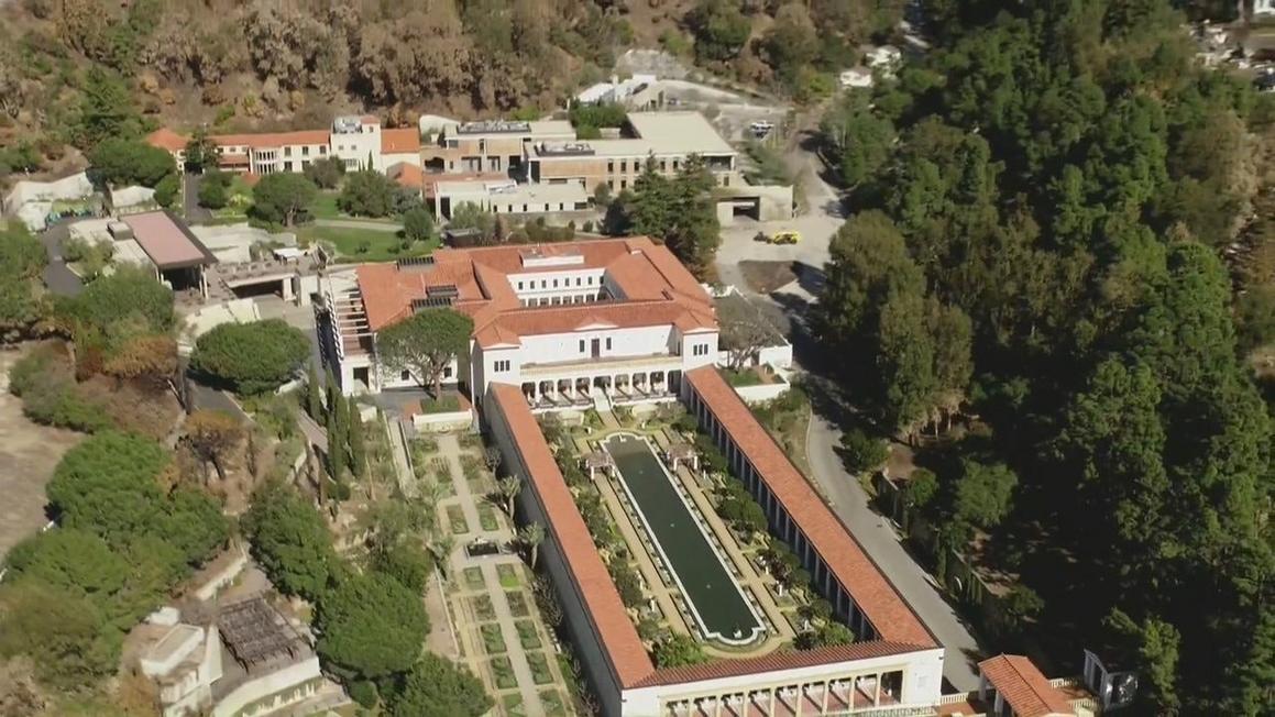 Getty Villa mở cửa trở lại sau sáu tháng đóng cửa vì cháy rừng