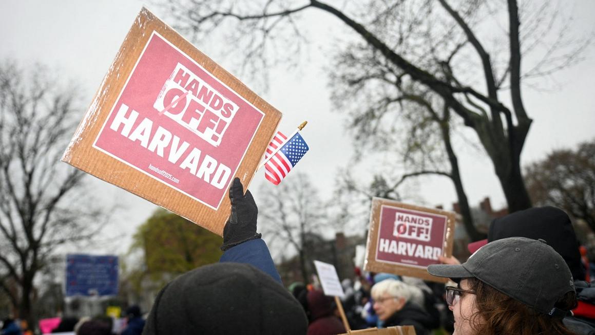 16 tiểu bang ủng hộ Tổng Thống Trump trong vụ kiện Harvard về đóng băng tài trợ do phản ứng chống Do Thái