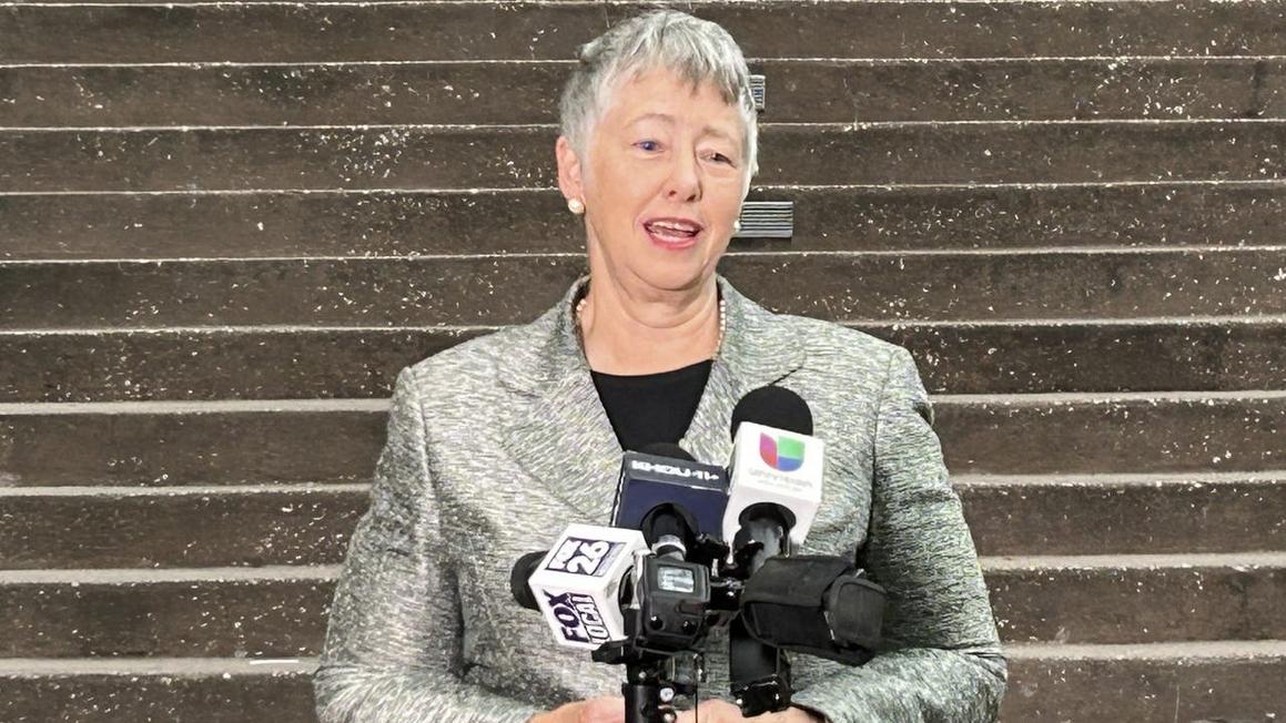 Cựu Thị Trưởng Houston Annise Parker tranh cử chức Thẩm Phán Quận Harris