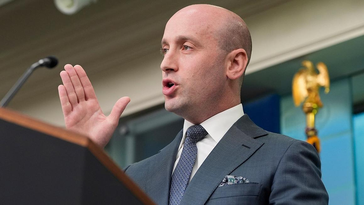 Dân biểu đảng Dân chủ dùng lời lẽ tục tĩu công kích Stephen Miller