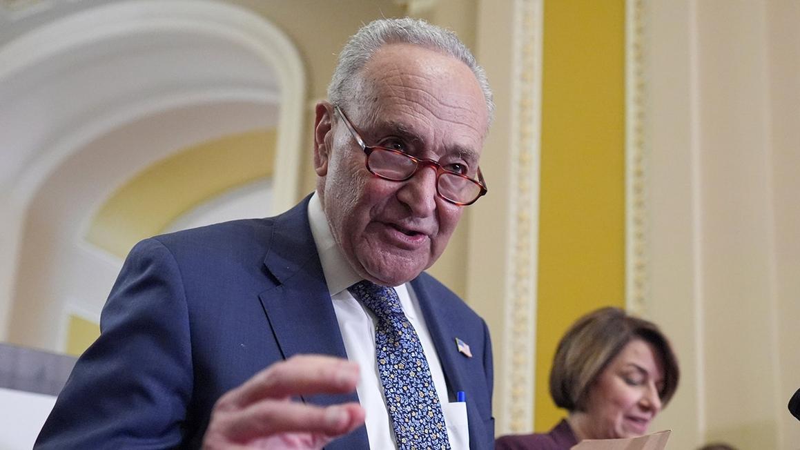 Thượng Nghị Sĩ Schumer Buộc Thượng Viện Đọc Toàn Bộ Dự Luật ‘Lớn và Đẹp’ của Tổng Thống Trump