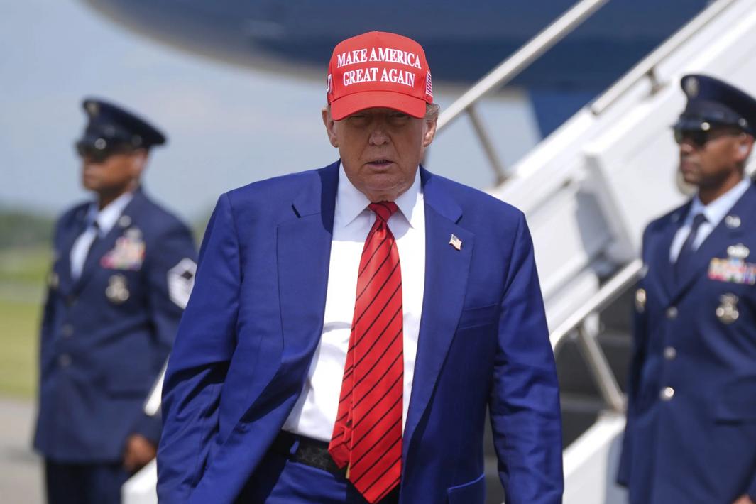 Thẩm phán California chặn lệnh của Tổng Thống Trump về Vệ binh Quốc gia đối mặt với nghị quyết luận tội