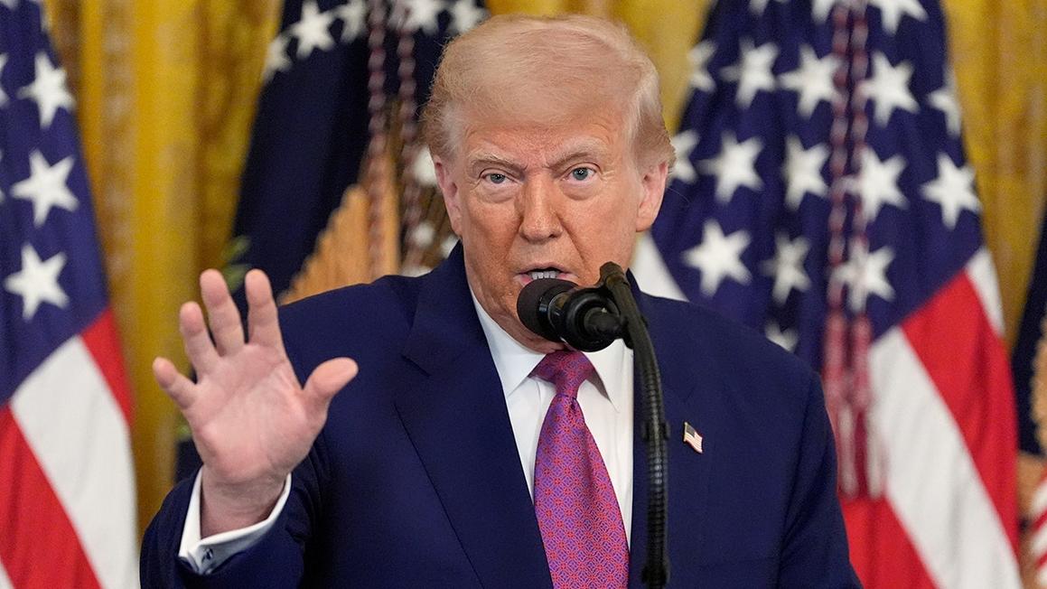 Tổng Thống Trump nói chính quyền của ông có thể gây áp lực để CNN và NYT phải tiết lộ nguồn tin về vụ tấn công Iran