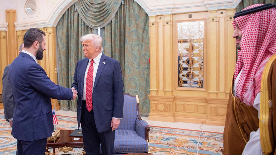 Tổng Thống Trump Sắp Ký Lệnh Bãi Bỏ Các Lệnh Trừng Phạt Đối Với Syria