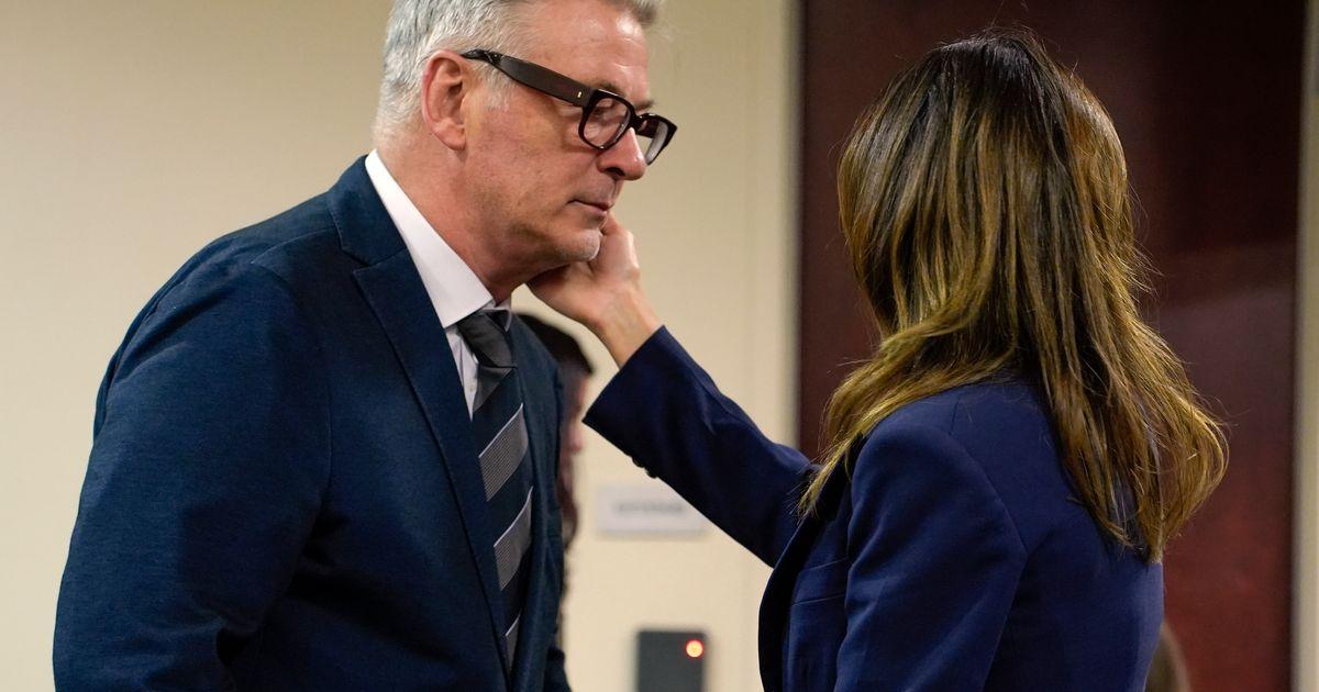 Vụ kiện liên quan đến “Rust” và Alec Baldwin về cái chết của nữ quay phim đã được dàn xếp