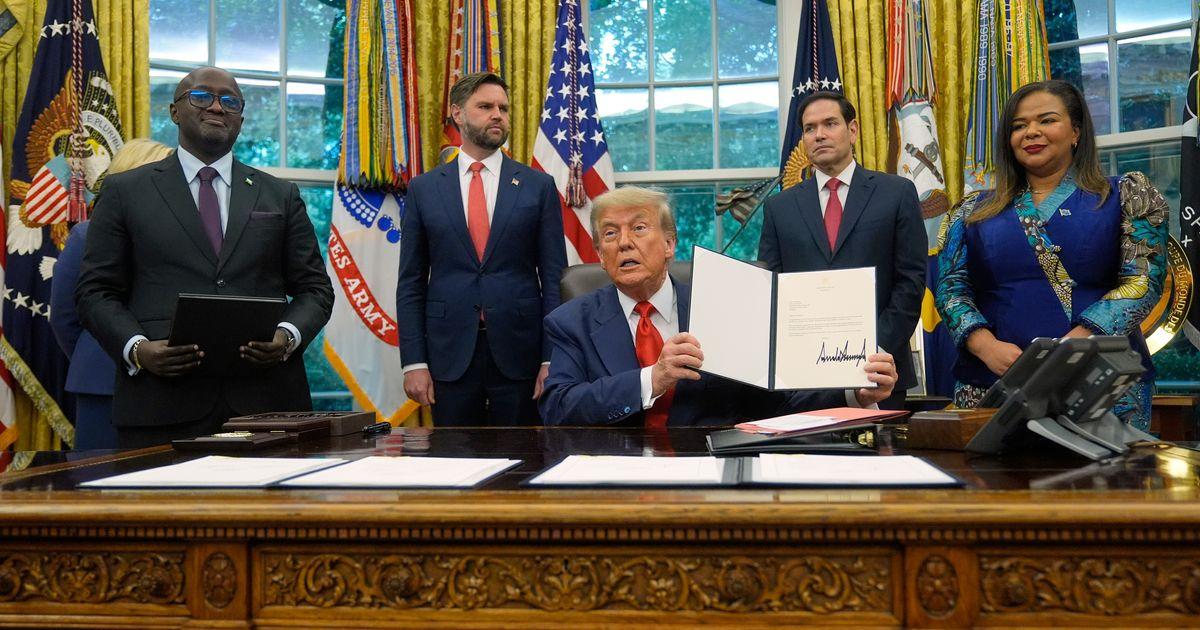 Tổng thống Trump giúp các quốc gia châu Phi ký thỏa thuận hòa bình, đây là những gì chúng ta biết