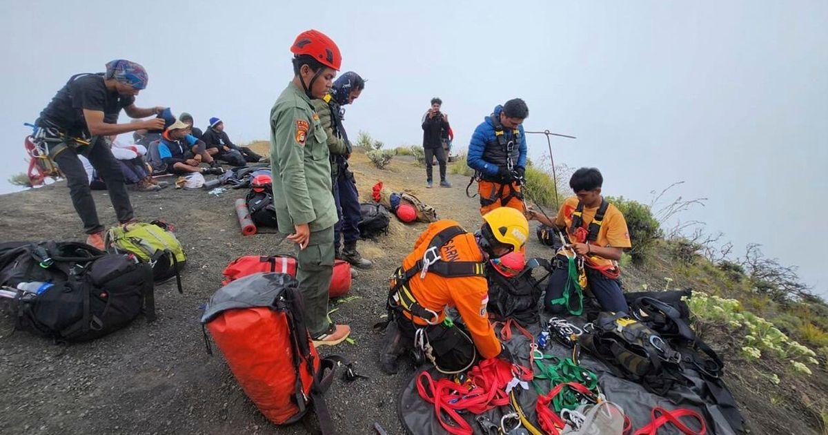Du khách Brazil thiệt mạng sau khi rơi từ núi lửa ở Indonesia