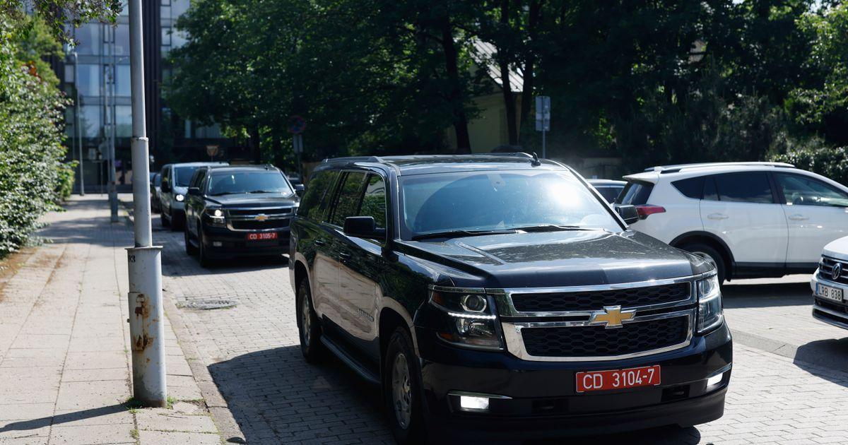 Belarus trả tự do cho nhân vật đối lập Siarhei Tsikhanouski sau chuyến thăm hiếm hoi từ phái viên cấp cao của Mỹ