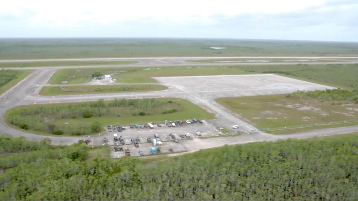 Thống đốc Florida DeSantis đề xuất xây thêm trung tâm giam giữ người nhập cư