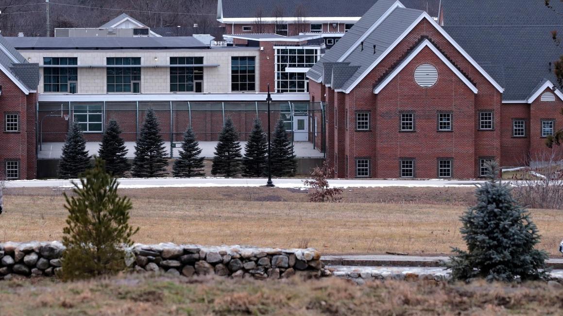 Kiện tại New Hampshire yêu cầu ngăn chặn quỹ nạn nhân bị lạm dụng tại trung tâm thanh thiếu niên bị chính trị hóa
