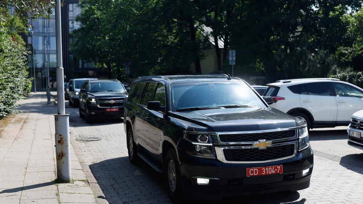 Belarus trả tự do cho lãnh đạo đối lập sau chuyến thăm hiếm hoi của phái viên cấp cao Hoa Kỳ