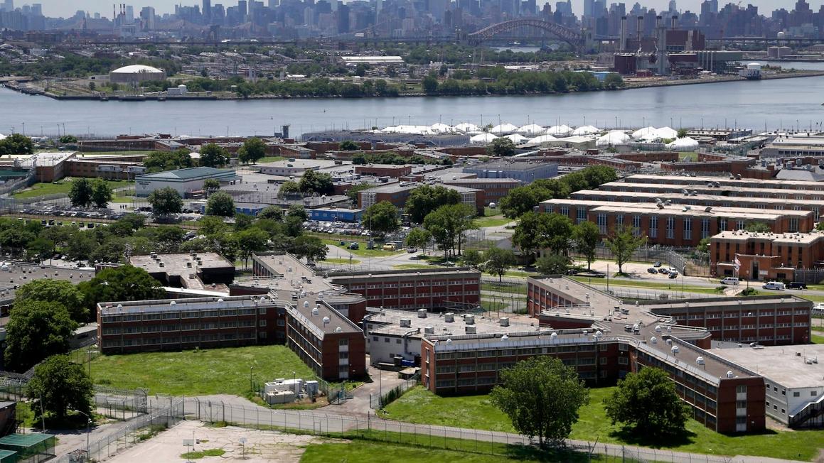 Thẩm phán chặn kế hoạch cho phép nhân viên di trú hoạt động tại nhà tù New York