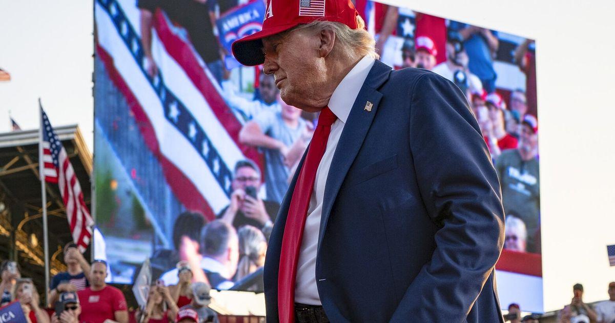 Phe bảo thủ kêu gọi quyên 0 triệu chống TT Trump