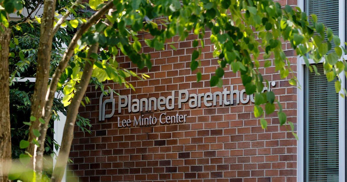 Washington bù đắp ngân quỹ liên bang cắt giảm cho Planned Parenthood