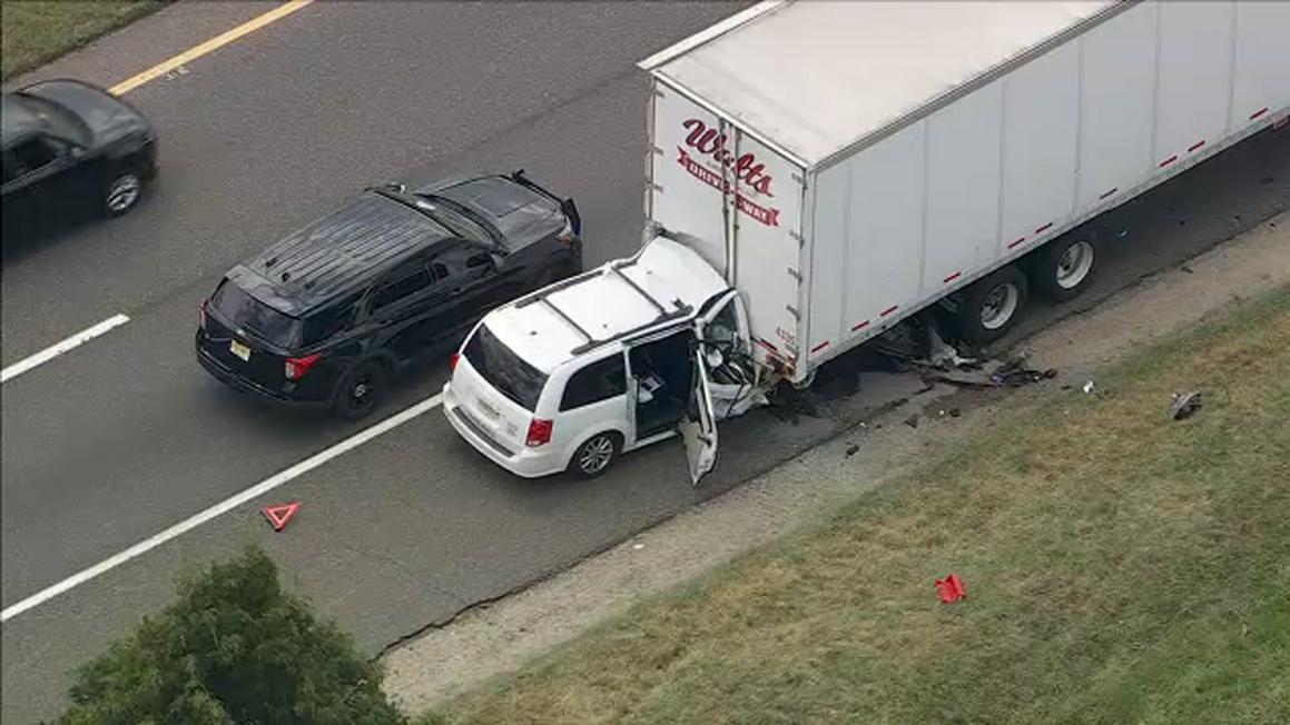 Tai nạn trên I-295 gây ùn tắc giao thông ở Logan Township, New Jersey