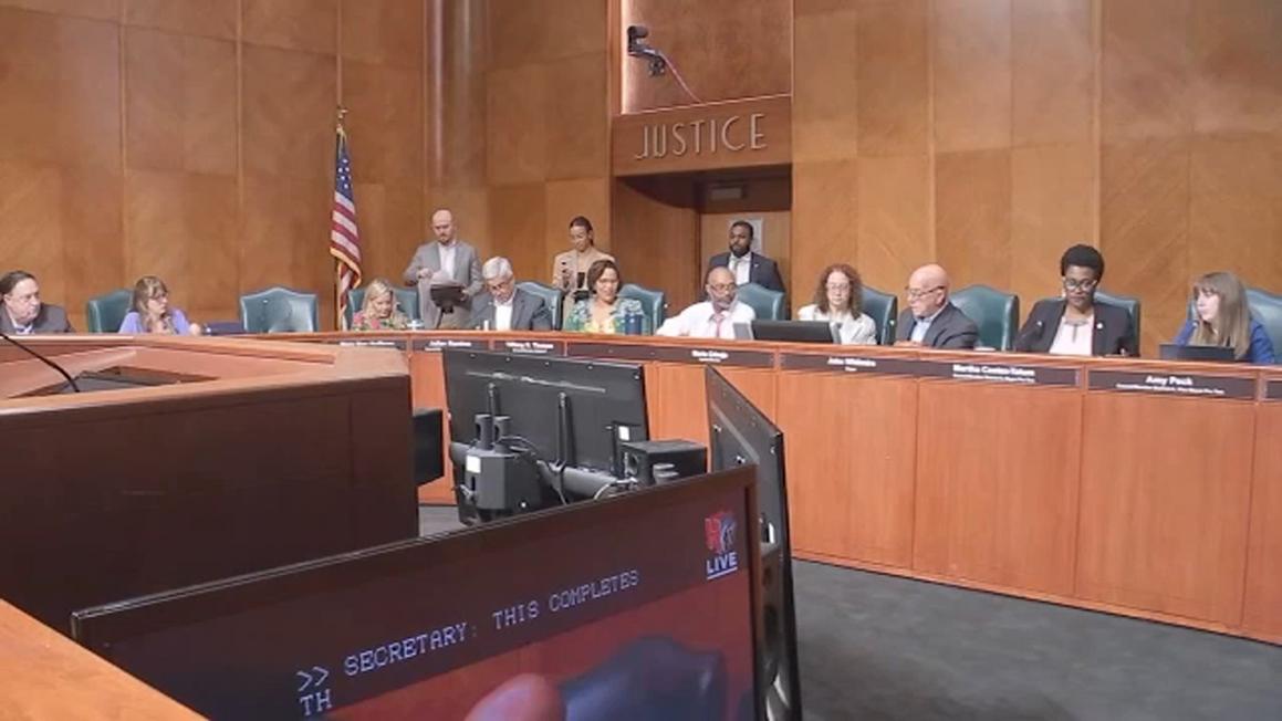 Houston bàn về thay đổi giờ họp hội đồng thành phố