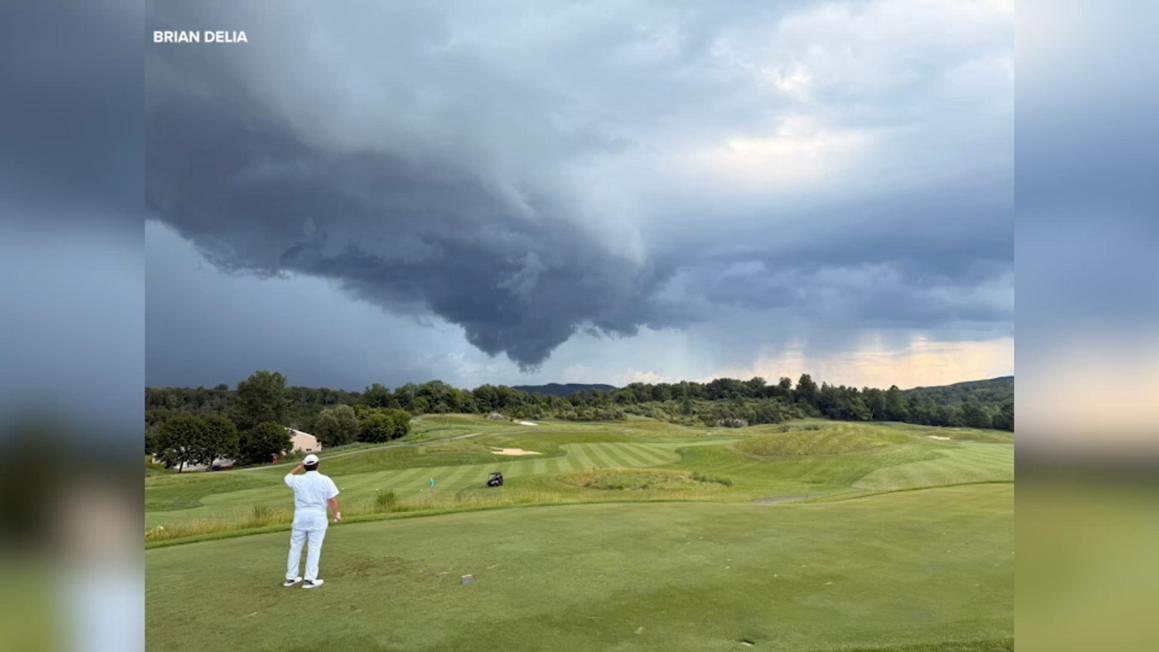 Vận động viên golf bị sét đánh khi chơi tại New Jersey