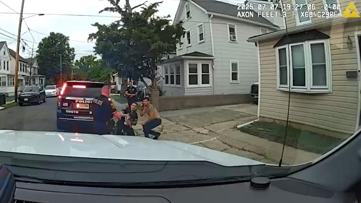 17058032 071025 wabc officers save child img