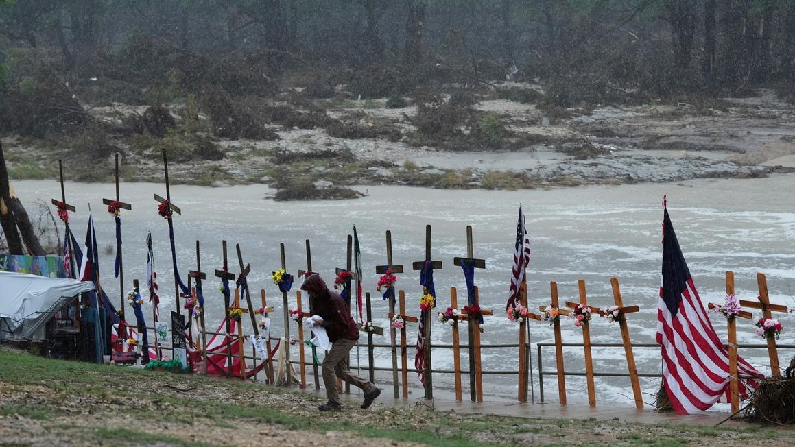 17101813 071325 wls ap texas floods memorial img 3
