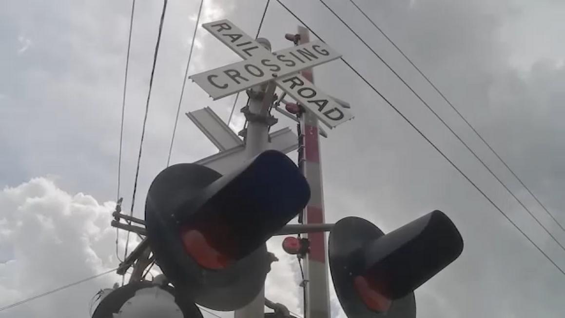 17260326 072325 ktrk rail safety img