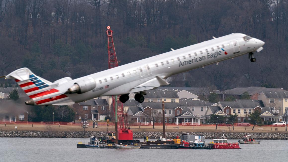 17360812 073025 cc ap dc plane crash img
