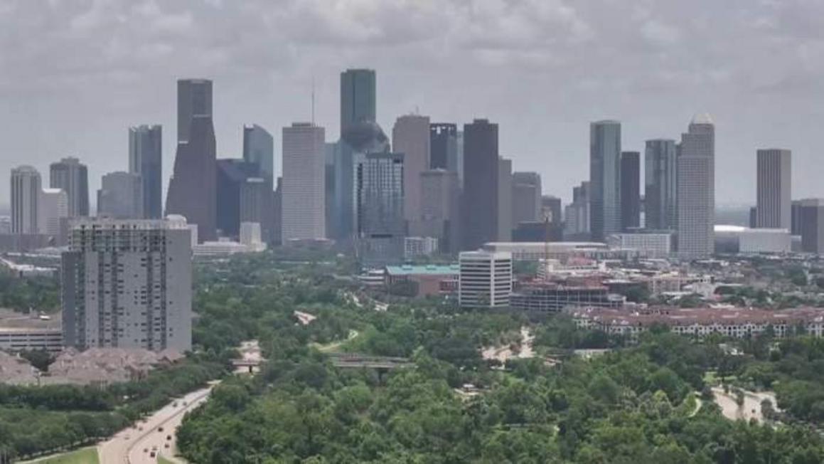 Houston tăng tốc các dự án chống lũ sau trận lụt kinh hoàng