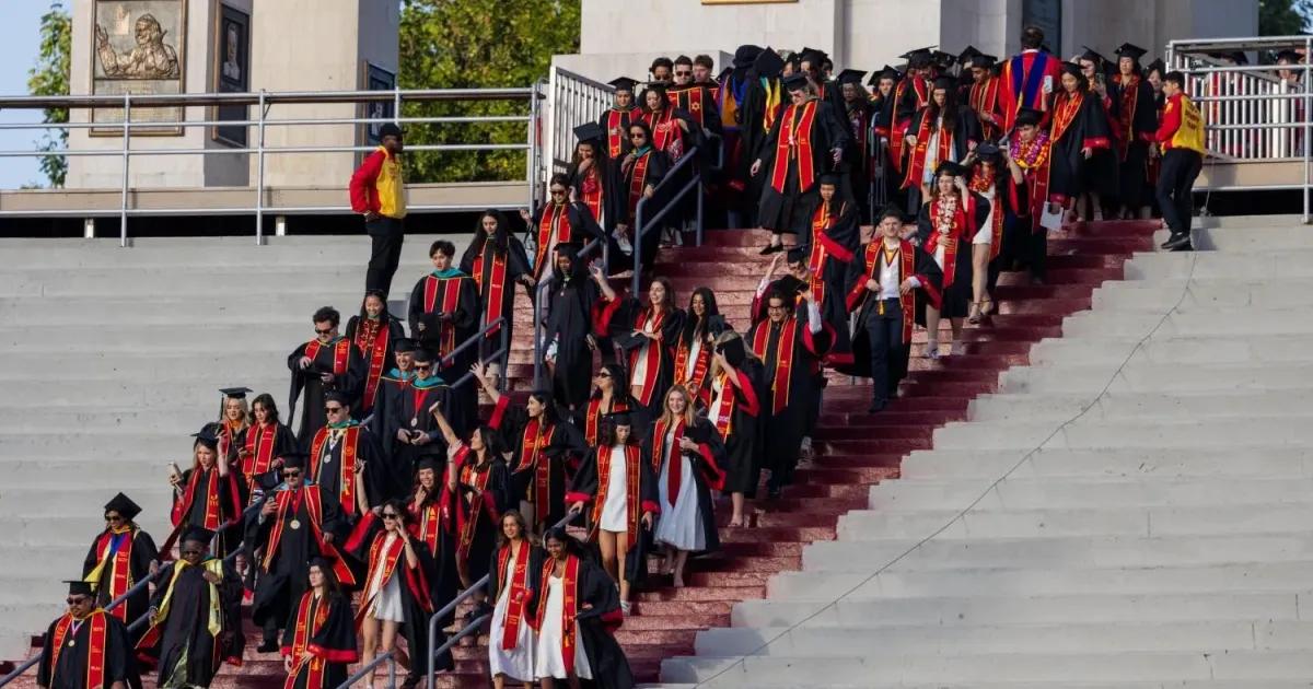 Chọn ngành đại học: Ngành nào lương cao nhất?