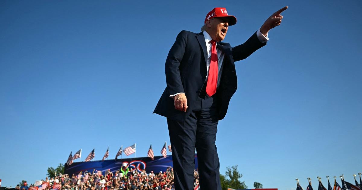 TT Trump dùng lời lẽ gây tranh cãi về tài chánh