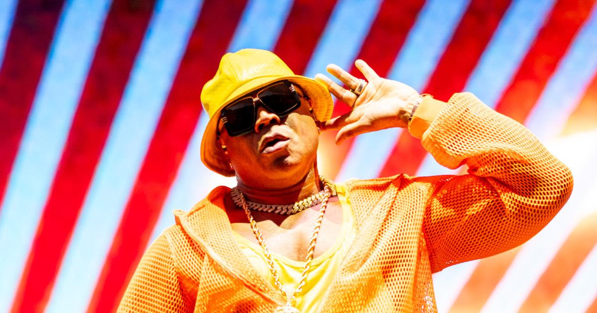 Nghệ sĩ LL Cool J và Jazmine Sullivan hủy diễn ở Philadelphia vì đình công