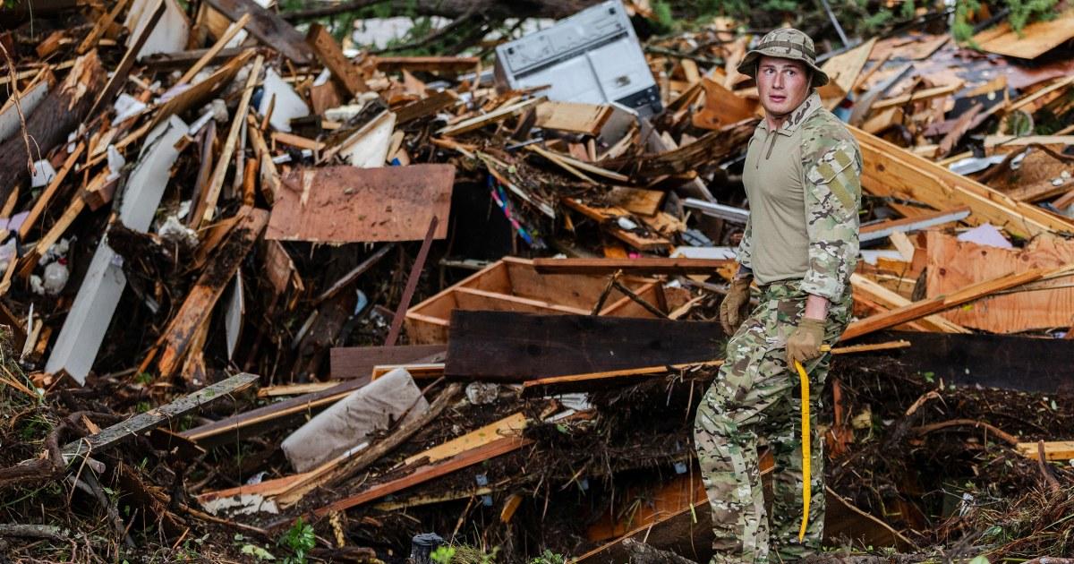 Texas: Lũ lụt kinh hoàng, Puerto Rico tăng cường kiểm soát di trú