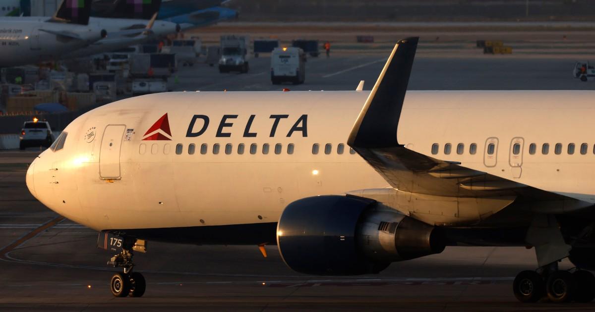 250710 Delta plane aa 1202 51075a 1