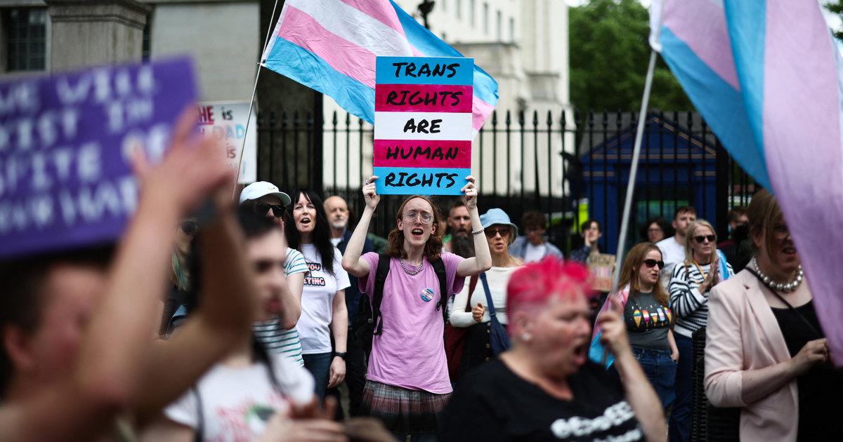 250711 transgender rights UK aa 116 01c099