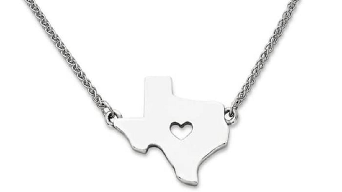 James Avery quyên góp 100% lợi nhuận giúp nạn nhân lũ lụt
