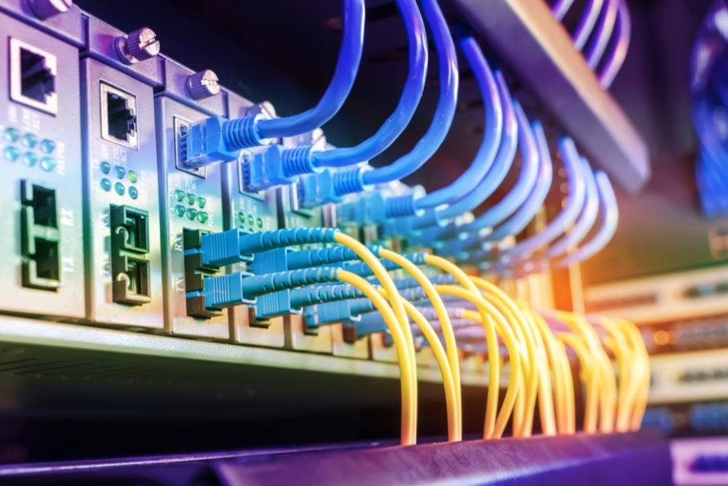 Lực Lượng Đặc Nhiệm Harris County Giải Quyết Bất Bình Đẳng Internet