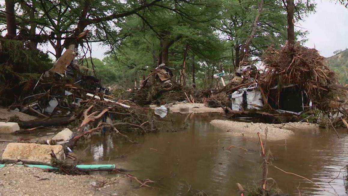 Trận Lũ Lụt Kinh Hoàng Tại Trại Hè Camp Mystic Texas