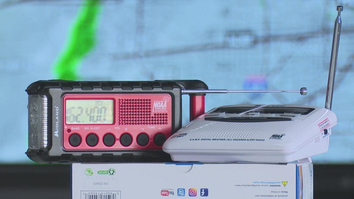 Giới chức Texas khuyến cáo dùng radio thời tiết sau trận lụt