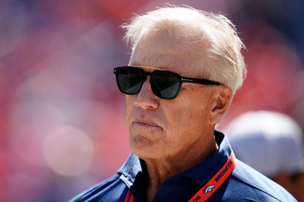 Broncos Elway Departs Football 34117