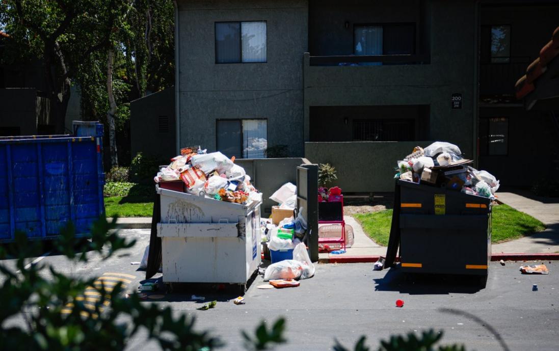 EBT L GARBAGE 0711 1