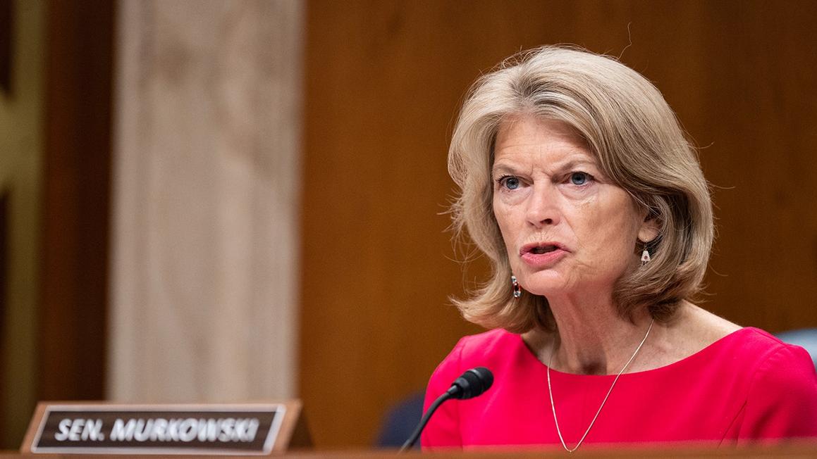 Thượng nghị sĩ Murkowski đạt thỏa thuận về dự luật 3.3 nghìn tỷ đô la nhờ chi tiêu cho Alaska