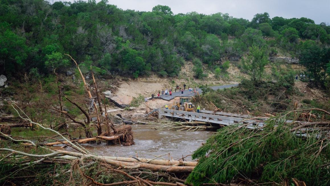 Lũ lụt kinh hoàng tại Texas, hơn 80 người thiệt mạng