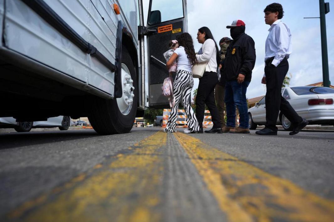 Immigration Courts Arrests 70071