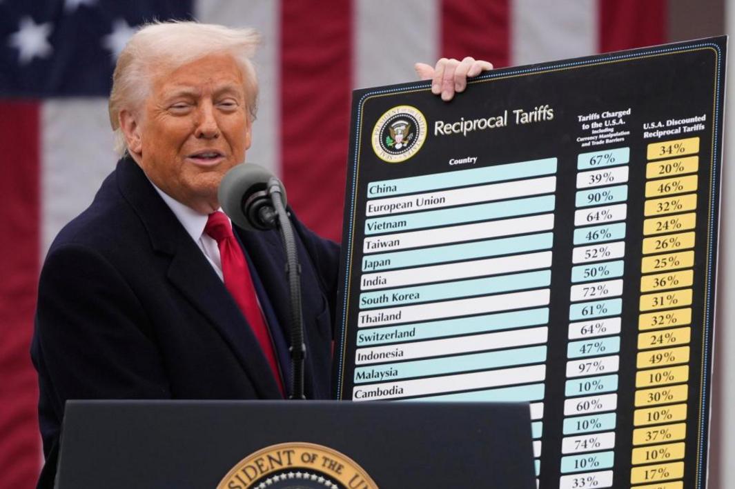 Ông Trump gây áp lực đàm phán thương mại trước hạn chót, hé lộ khả năng kéo dài