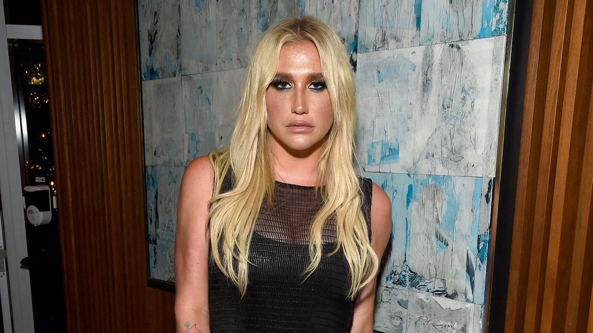 Kesha hủy show ở Texas vì lũ lụt