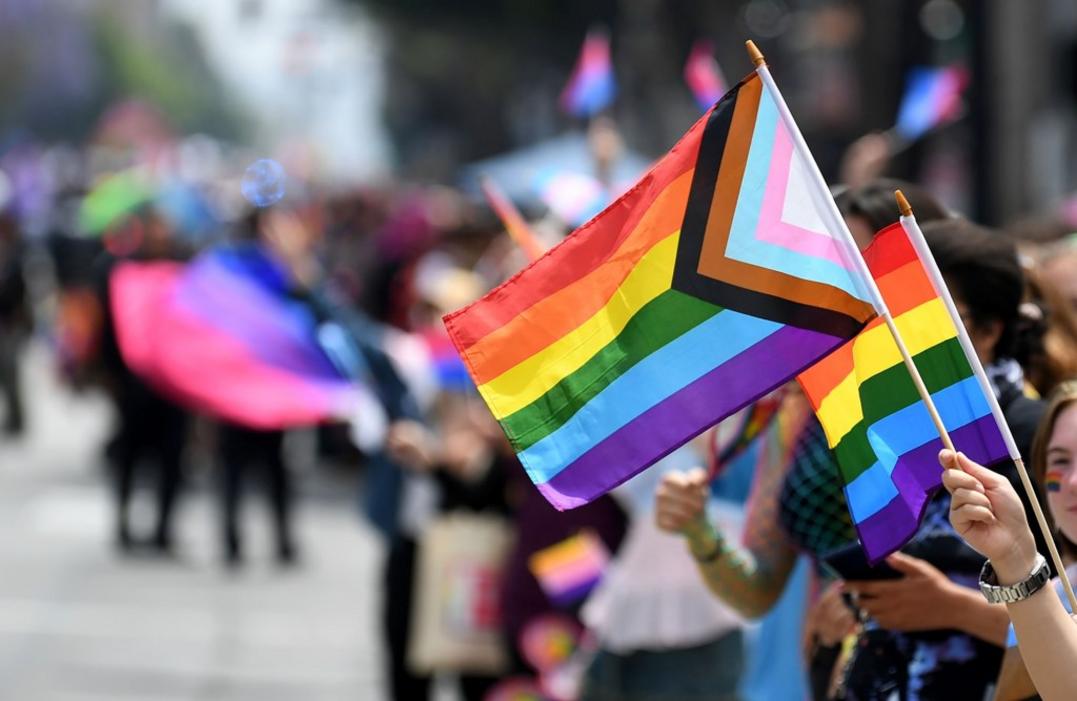 LDN L 988LGBTQ 0713