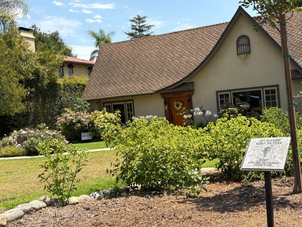 LDN L ALTADENA HISTORIC BOS 0721 01