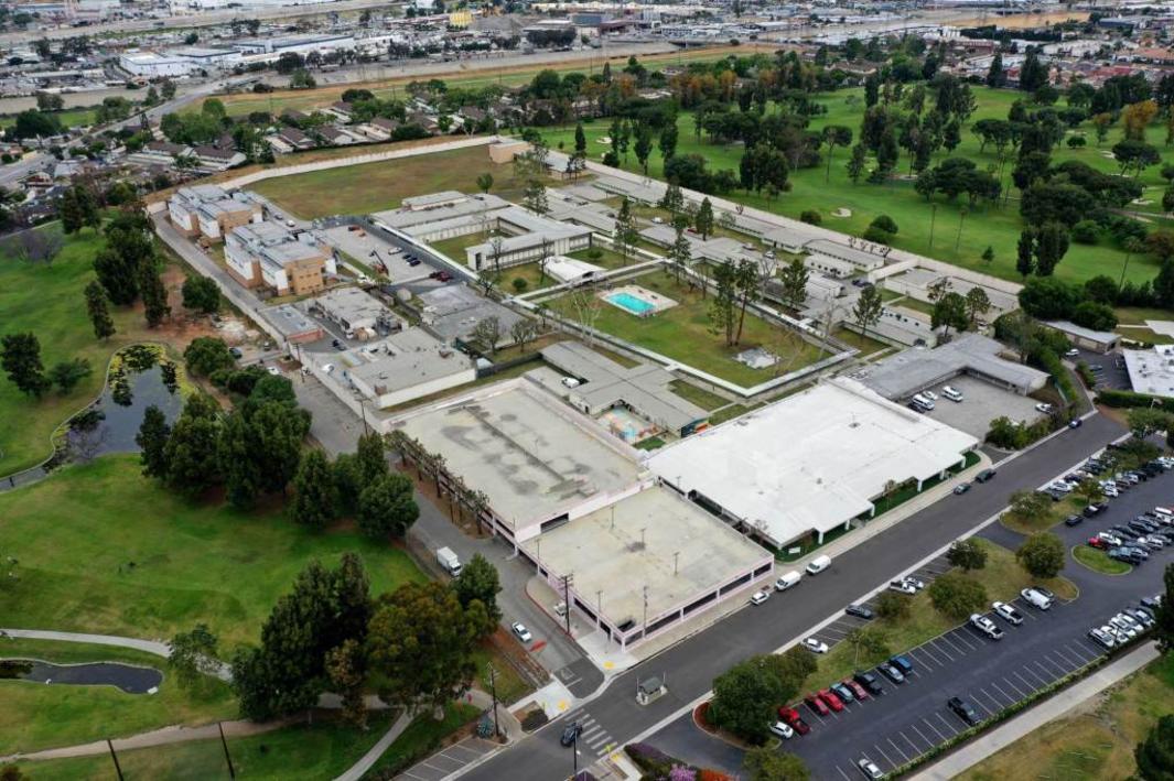 LA County triển khai máy quét an ninh kiểu sân bay, tăng cường chó nghiệp vụ sau các vụ quá liều tại nhà tù vị thành niên