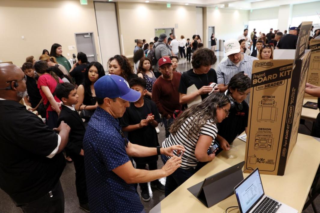 LDN L STEM CSULA 0712 09