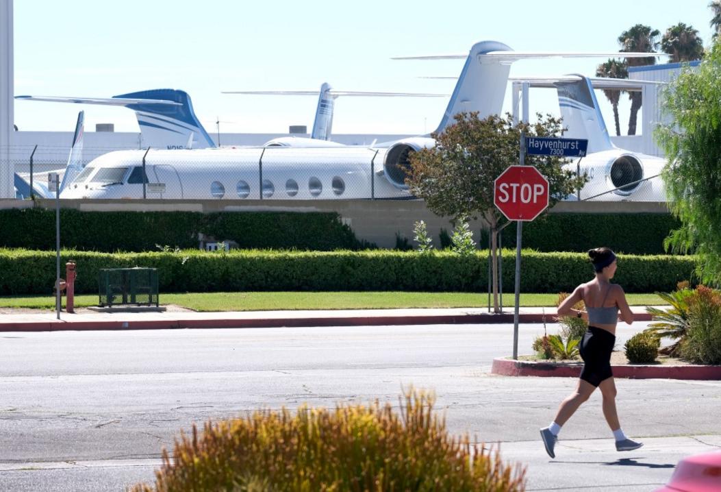 LDN L VANNUYS AIRPORT 0712 1 1