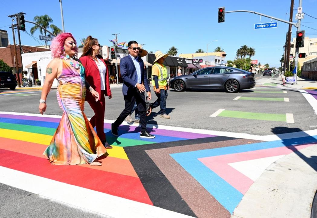 LPT L PROGRESS PRIDE 0701 01 BM
